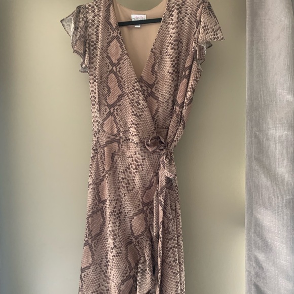 Snake-Print Ruffle Wrap Dress Sweet Pea N.Y. & Co - Picture 3 of 4
